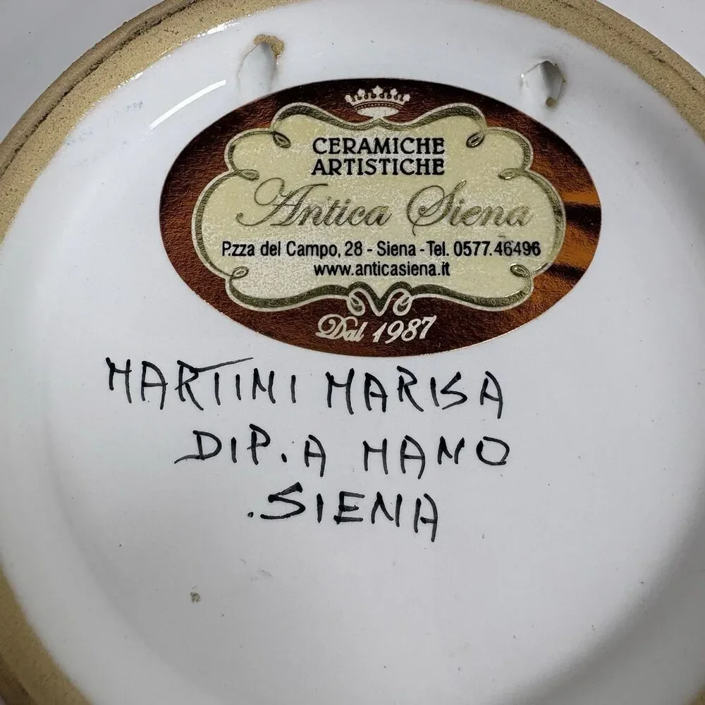 Antica Siena damage vanity hand